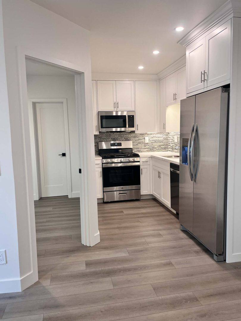 City Lofts, 2230 Albatross St, San Diego, CA 92101 - Apartment for Rent - Image 5