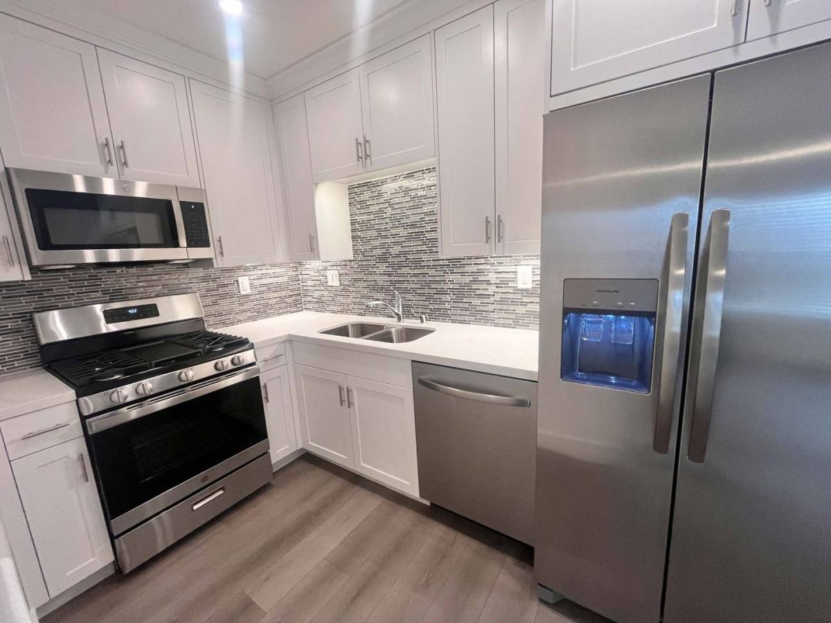 City Lofts, 2230 Albatross St, San Diego, CA 92101 - Apartment for Rent - Image 4
