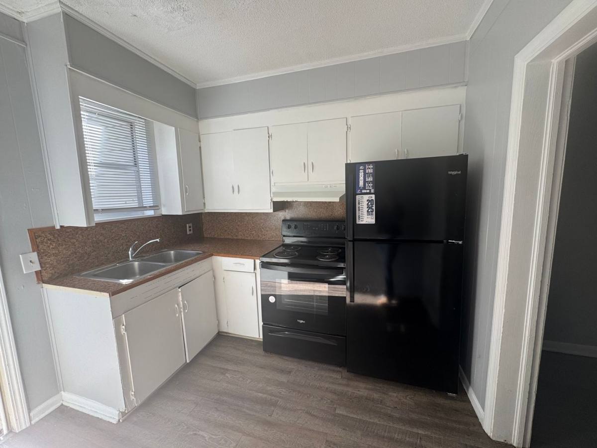 Apartment for rent at 214 E Grady St, Statesboro, GA 30458