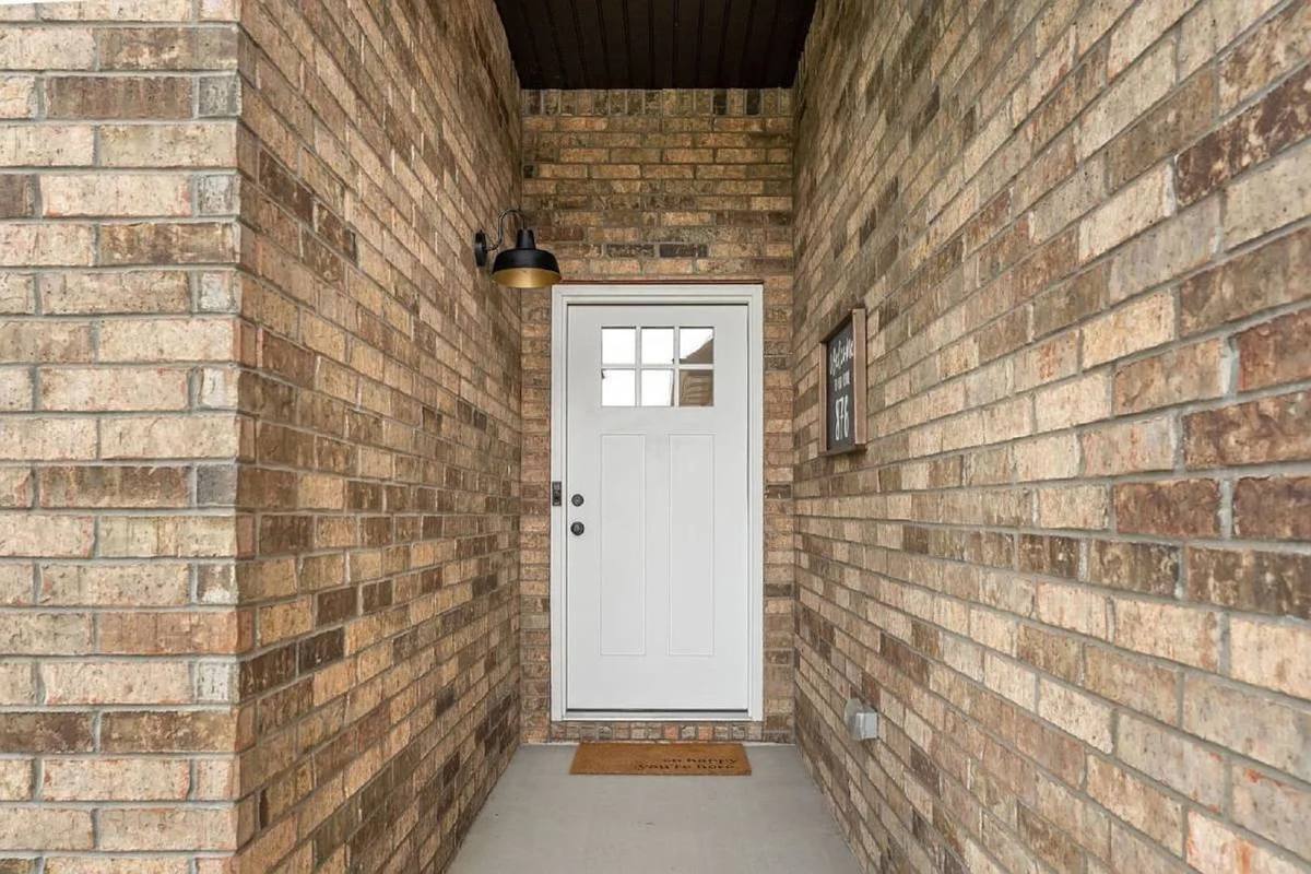 House for rent at 876 E Dyanne Dr, Nixa, MO 65714