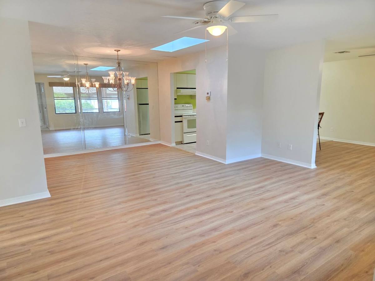 691 S Centre Court SW #101, Vero Beach, FL 32962 - House for Rent - Image 5