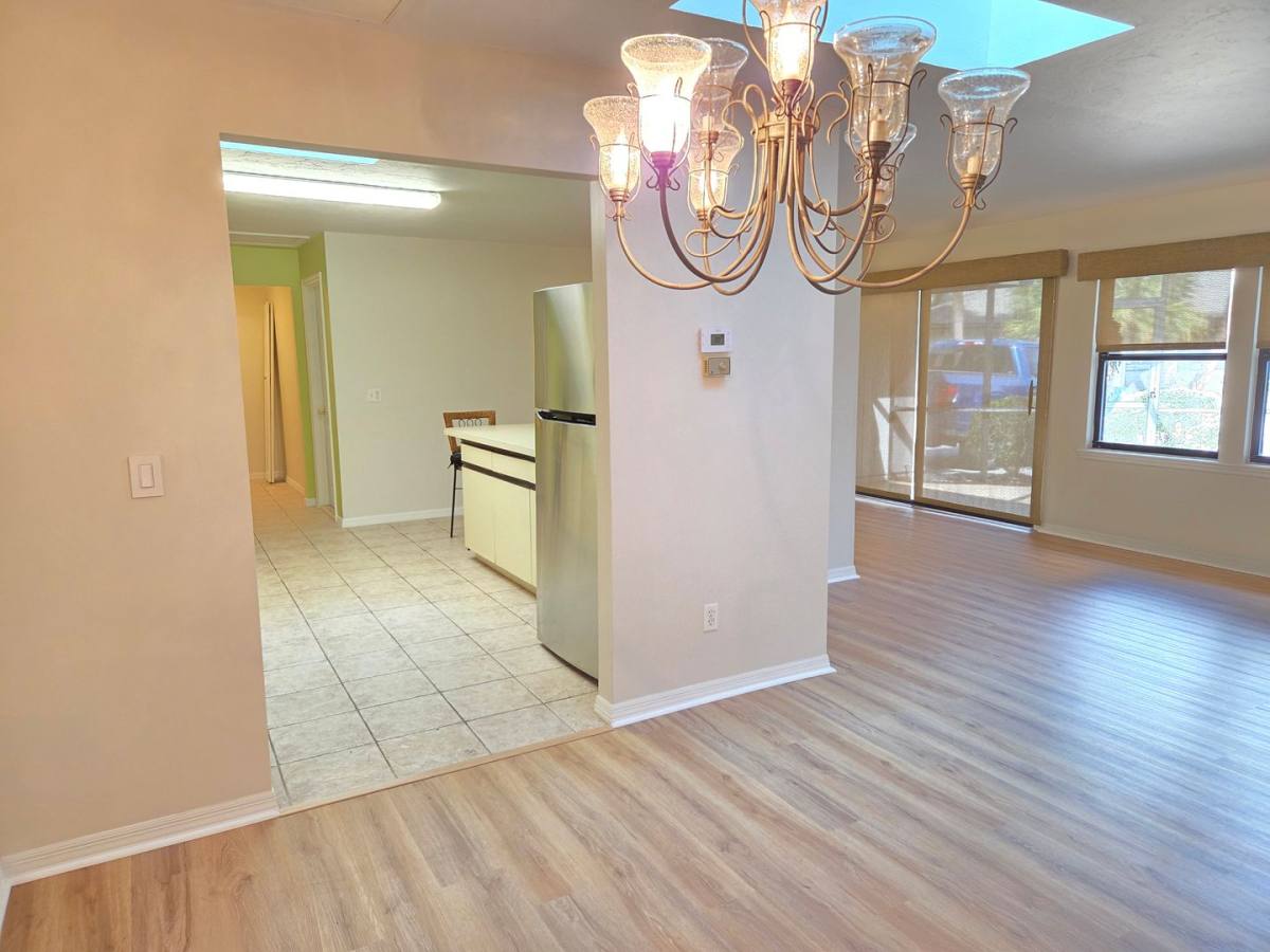 691 S Centre Court SW #101, Vero Beach, FL 32962 - House for Rent - Image 9