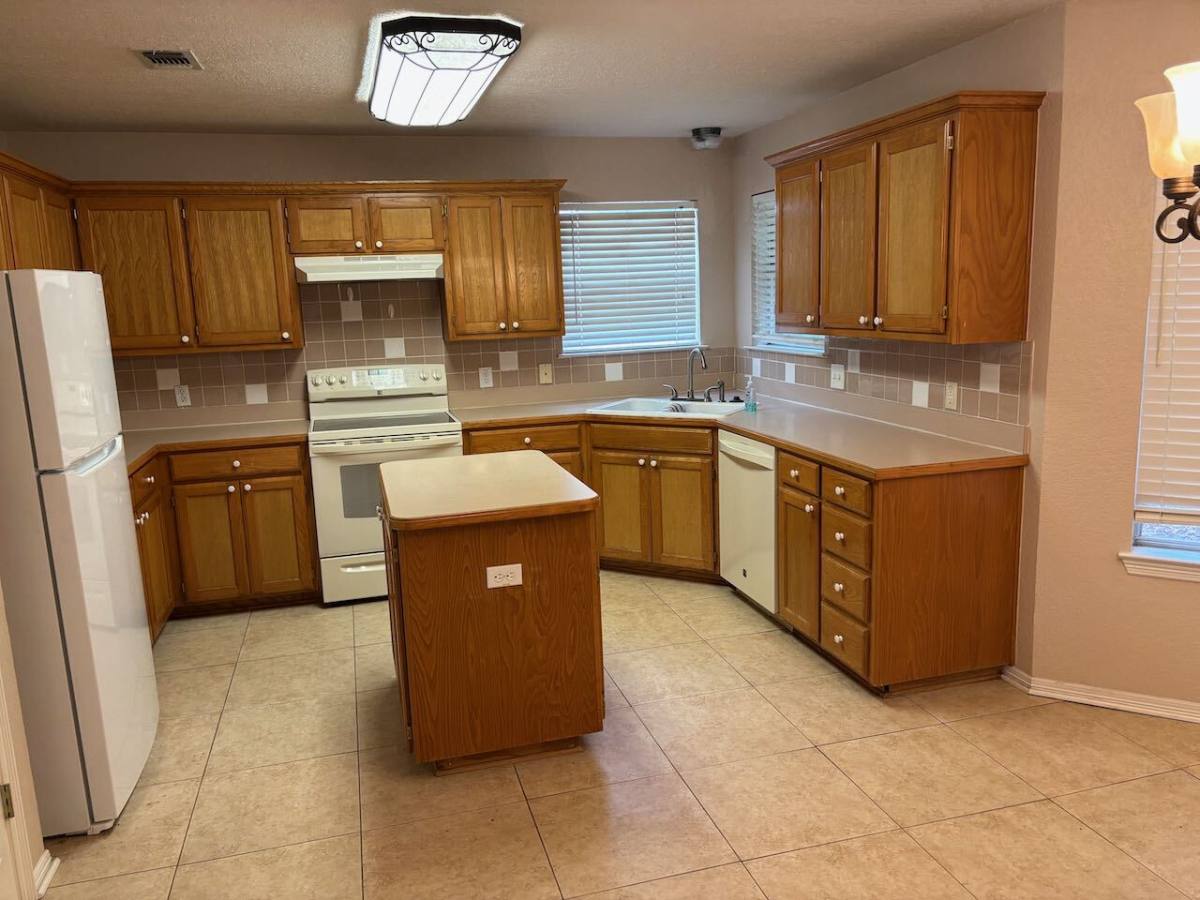House for rent at 8109 Fox Chase Dr, Fort Worth, TX 76137