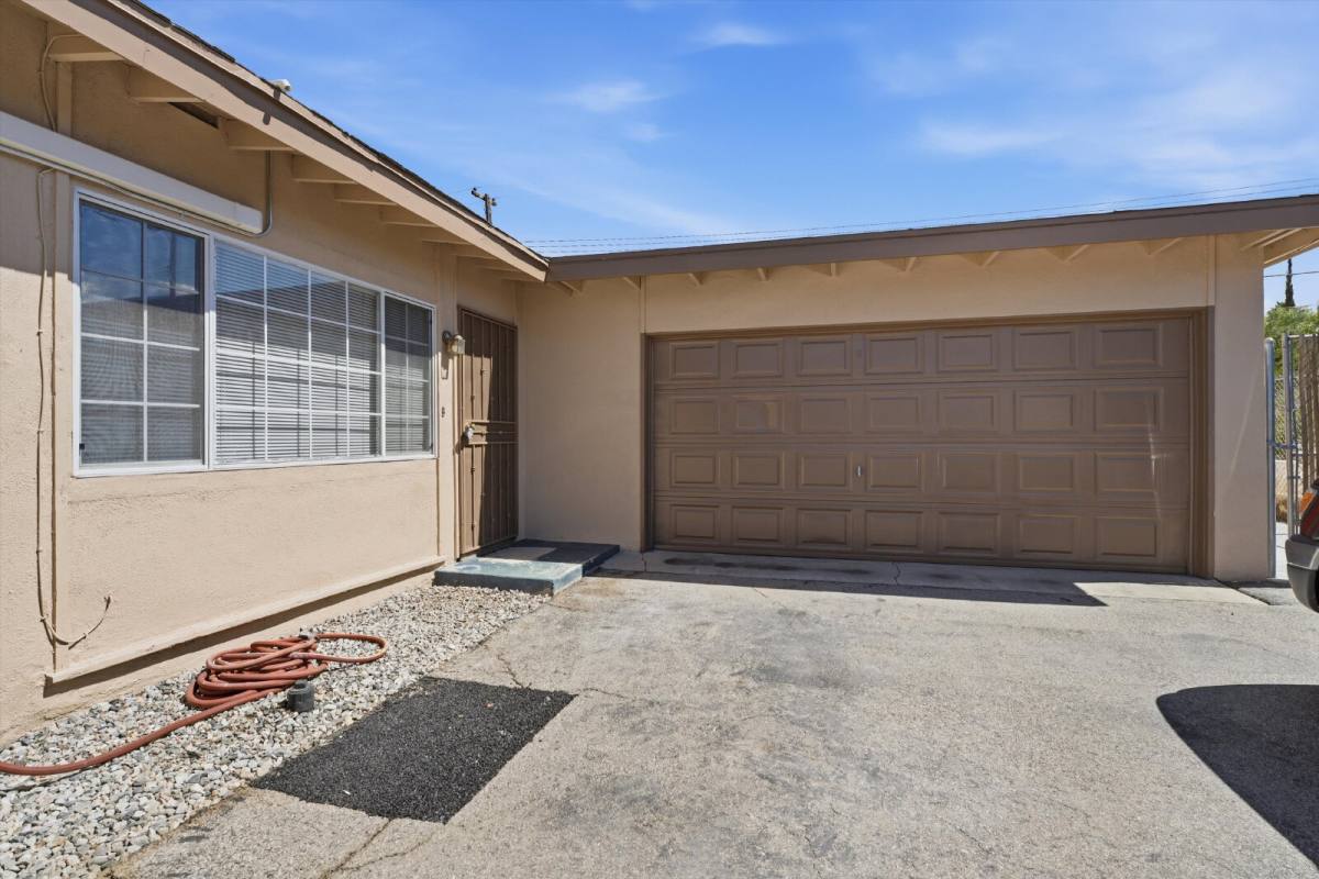 House for rent at 38860 Deer Run Rd, Palmdale, CA 93551