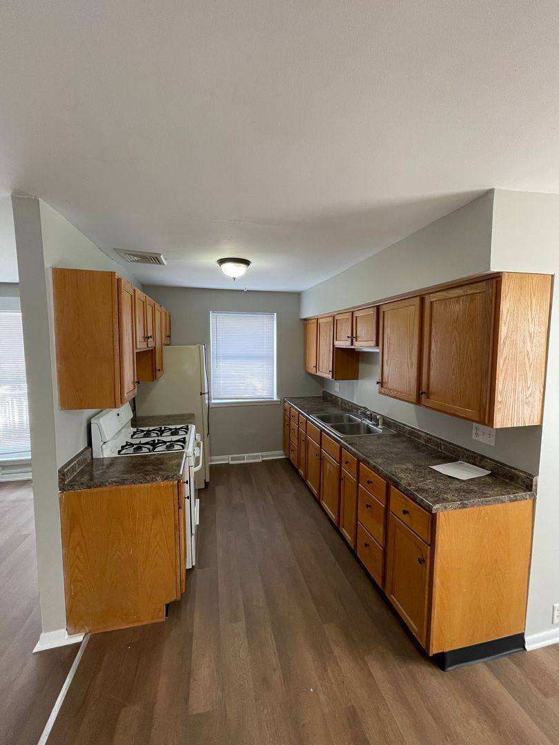 Apartment for rent at 8497 Douglas Ave #3, Kalamazoo, MI 49009