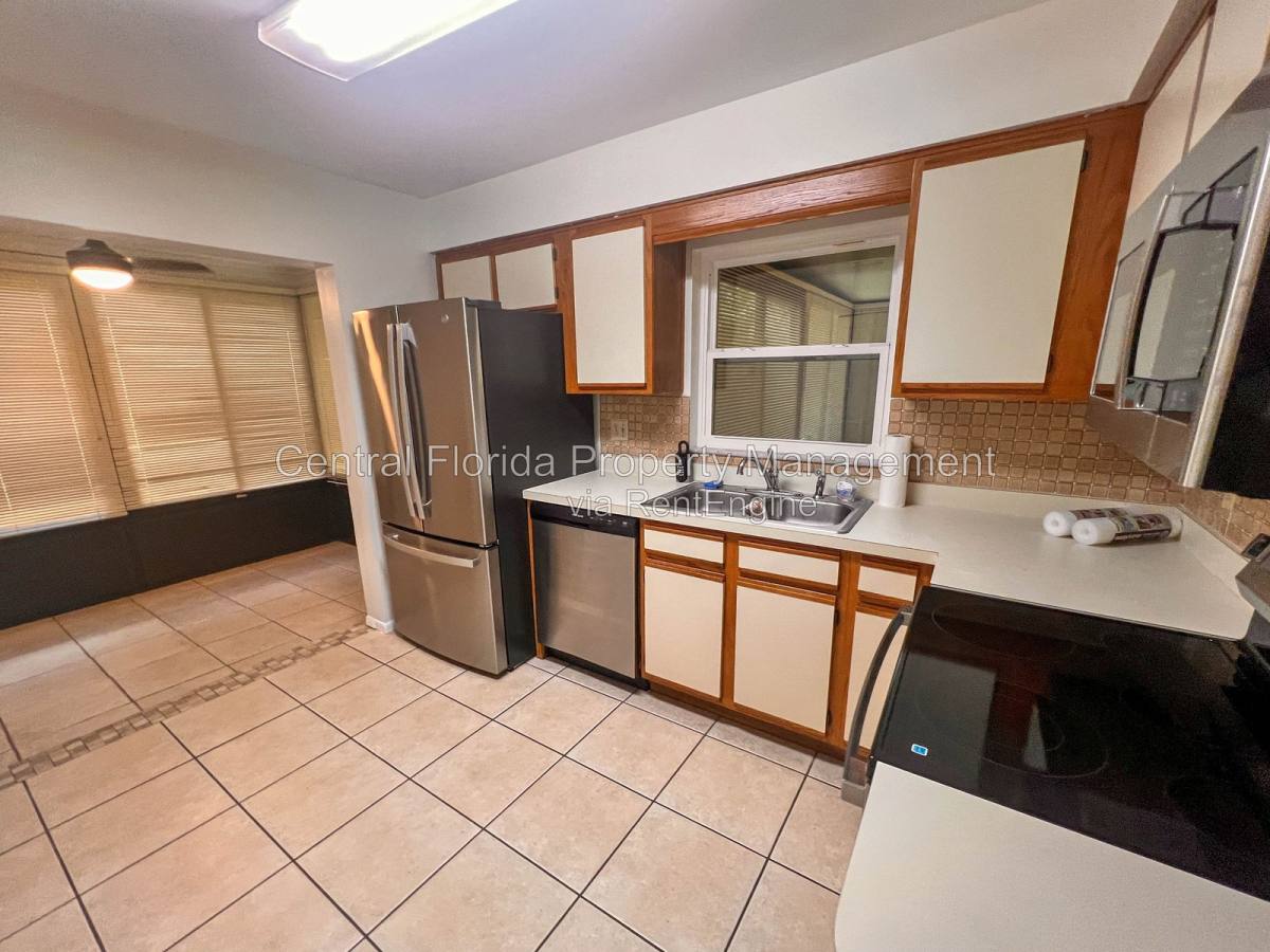 House for rent at 7915 Compass Dr, Orlando, FL 32810