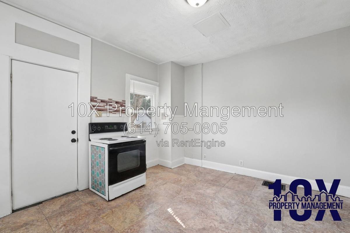 Apartment for rent at 130 S Richardson Ave, Columbus, OH 43204