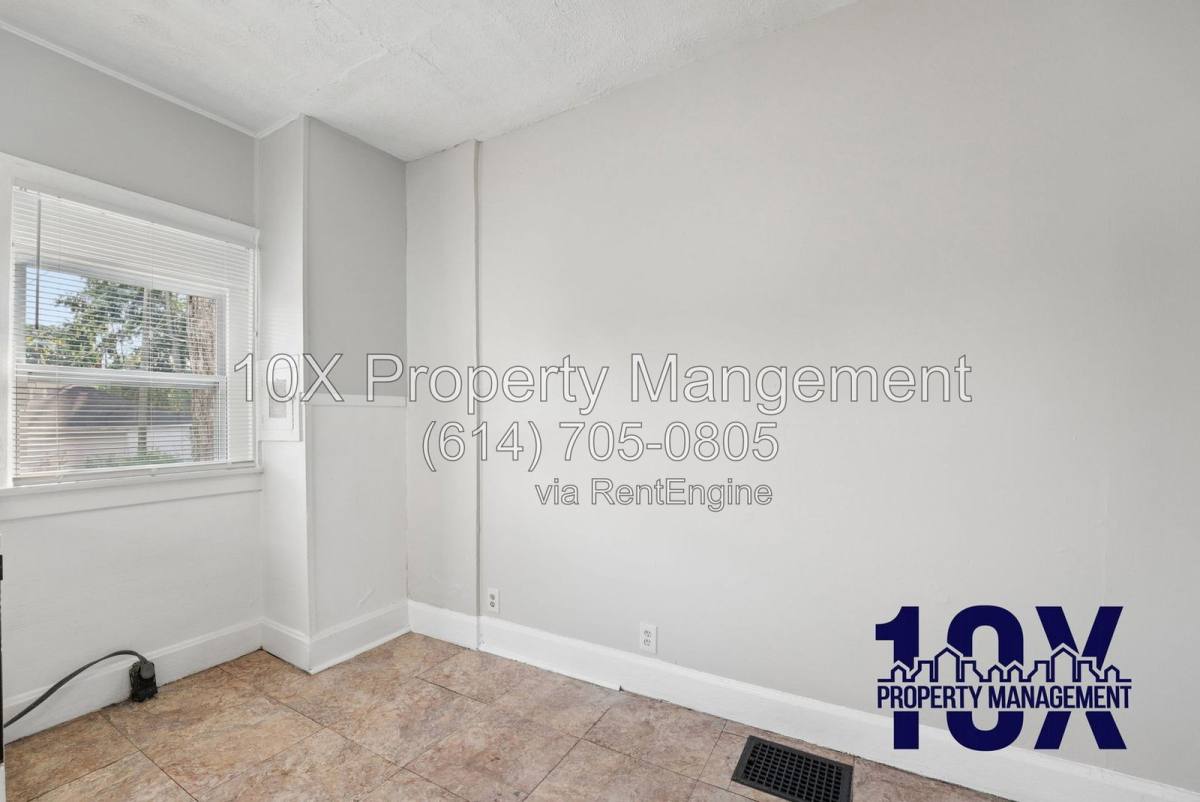 Apartment for rent at 130 S Richardson Ave, Columbus, OH 43204