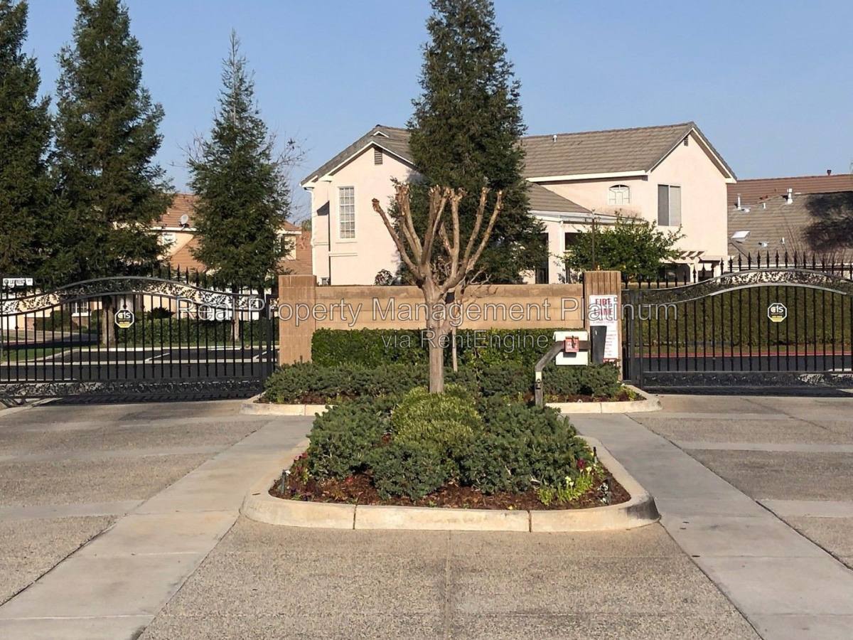 House for rent at 130 Gayle Ave, Clovis, CA 93611