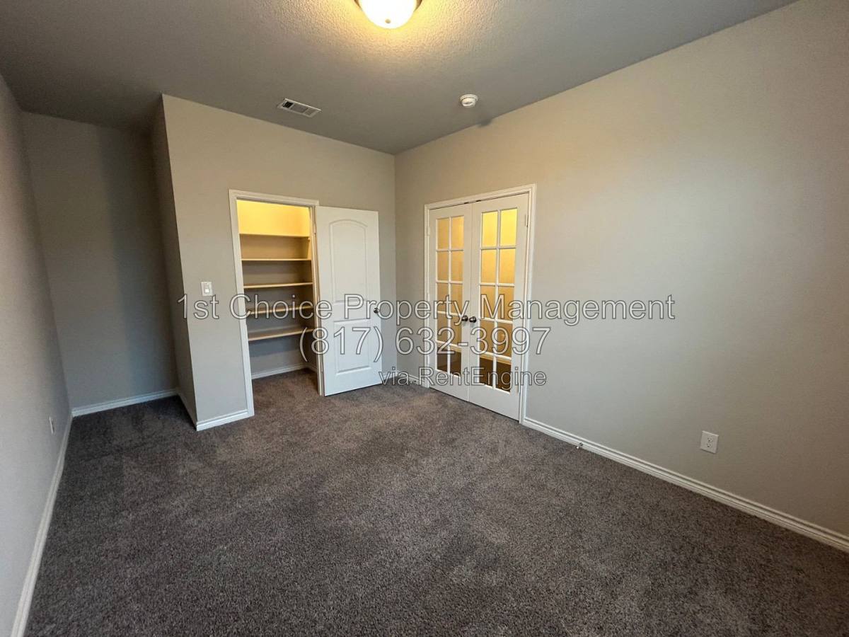 House for rent at 7908 Wilson Cliff Dr, Fort Worth, TX 76108