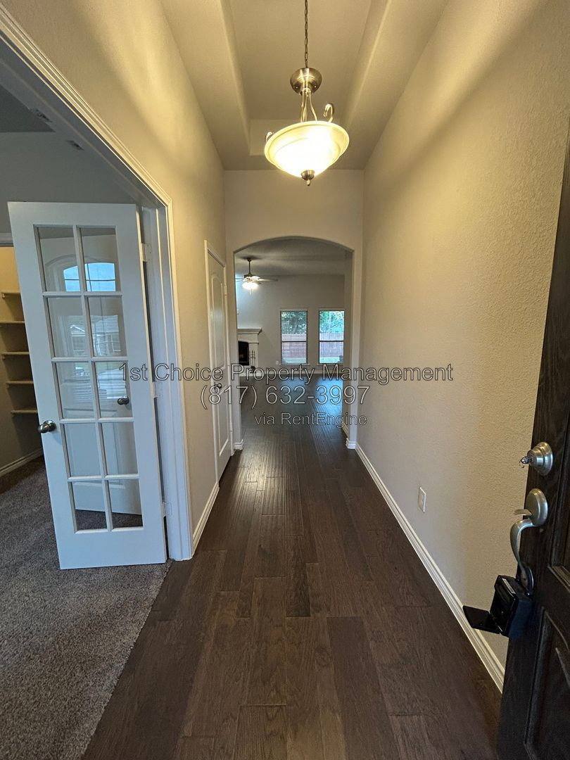 House for rent at 7908 Wilson Cliff Dr, Fort Worth, TX 76108