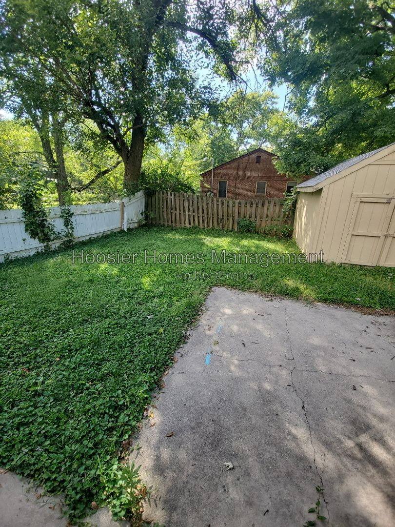 Apartment for rent at 1520 E Stop 10 Rd, Indianapolis, IN 46227