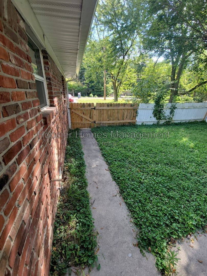 Apartment for rent at 1520 E Stop 10 Rd, Indianapolis, IN 46227