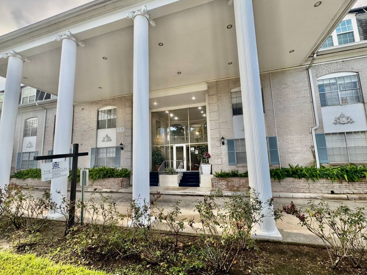 Apartment for rent at 2601 Bellefontaine #A107, Houston, TX 77025