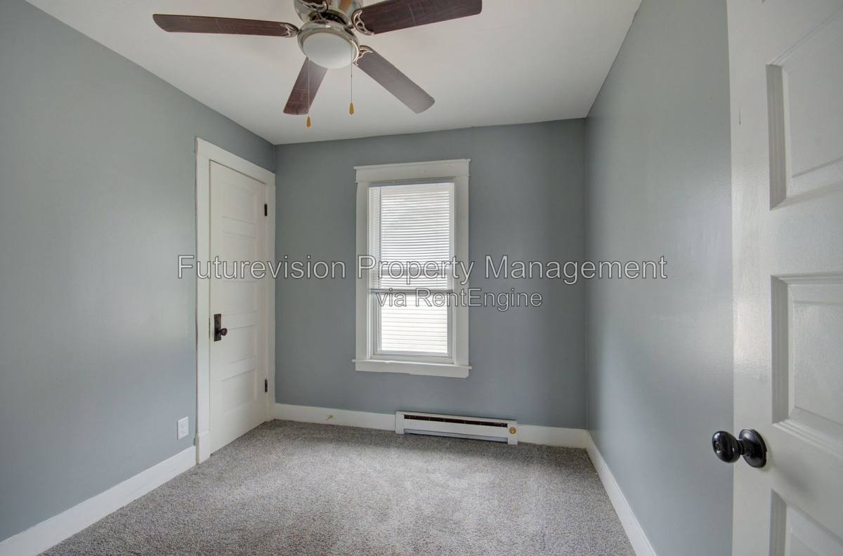 Apartment for rent at 813 Woods Ave #2, Joliet, IL 60436