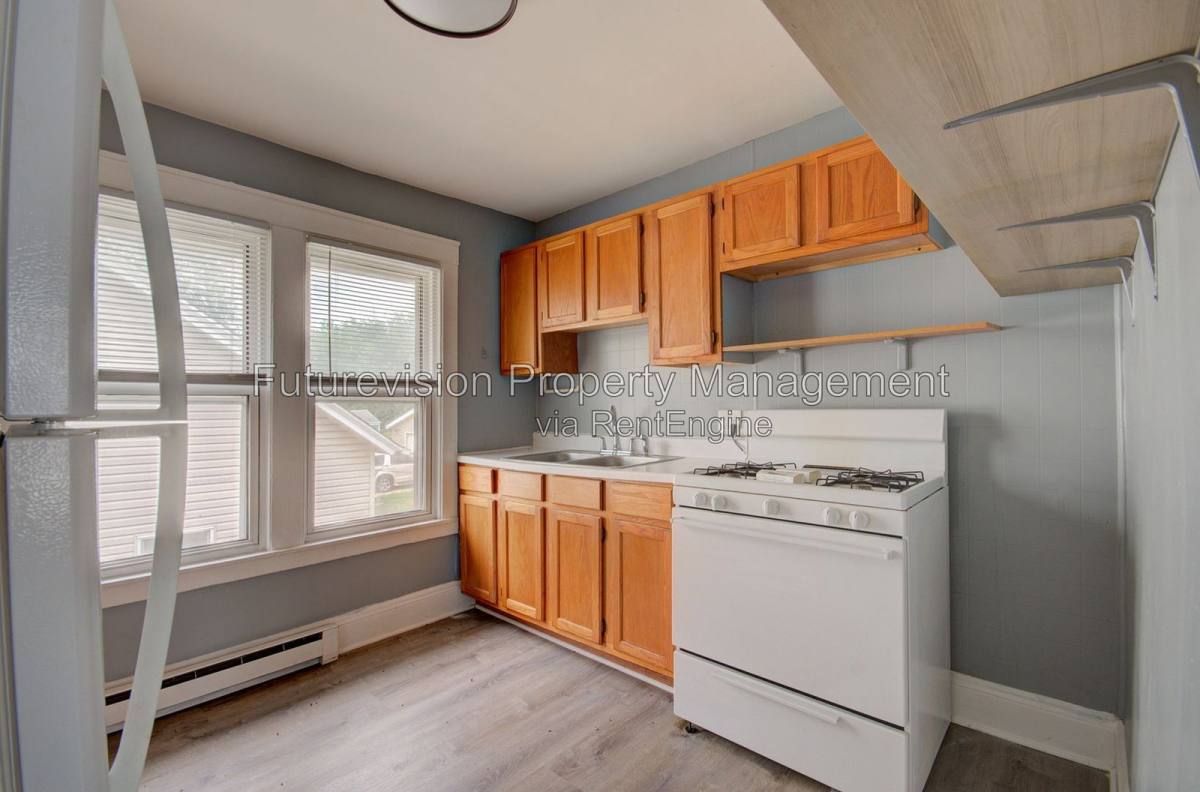 Apartment for rent at 813 Woods Ave #2, Joliet, IL 60436