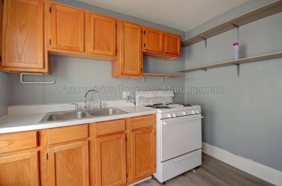 Apartment for rent at 813 Woods Ave #2, Joliet, IL 60436