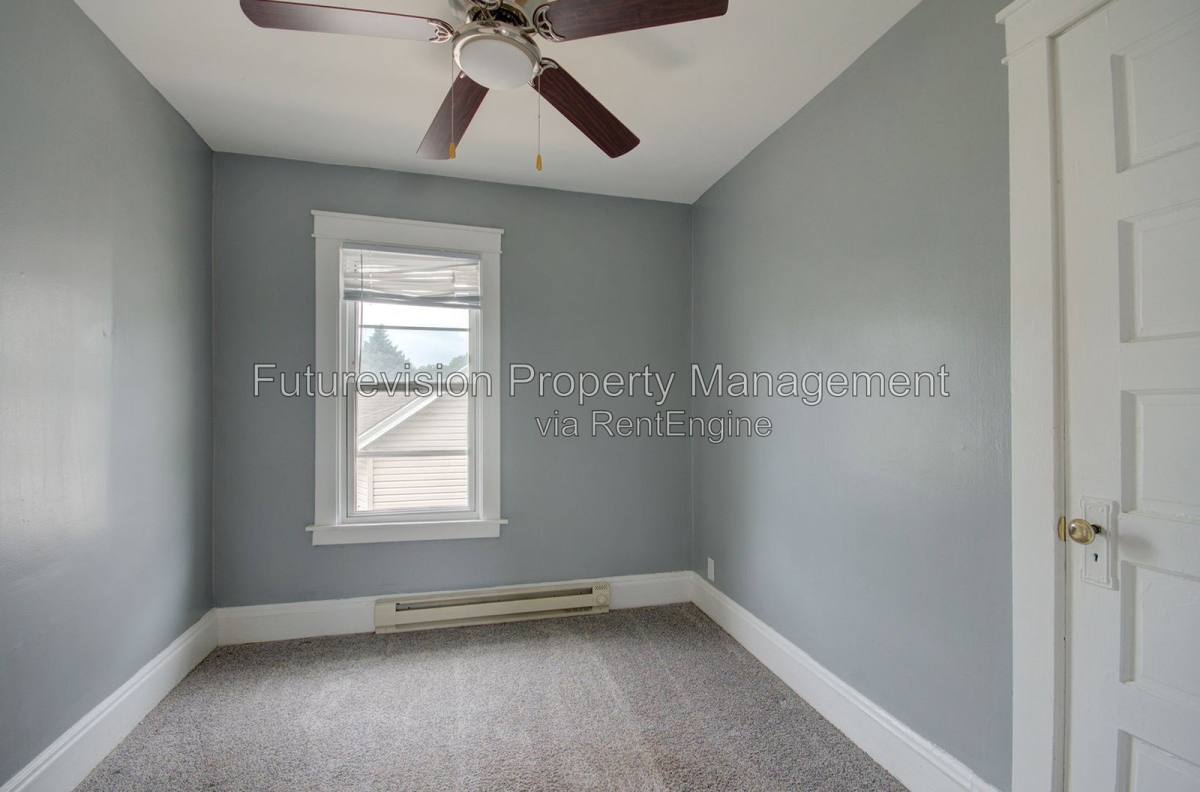 Apartment for rent at 813 Woods Ave #2, Joliet, IL 60436