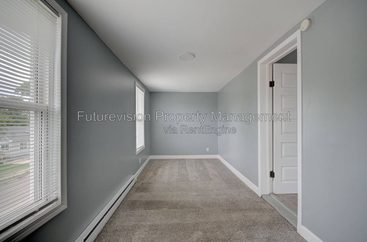 Apartment for rent at 813 Woods Ave #2, Joliet, IL 60436