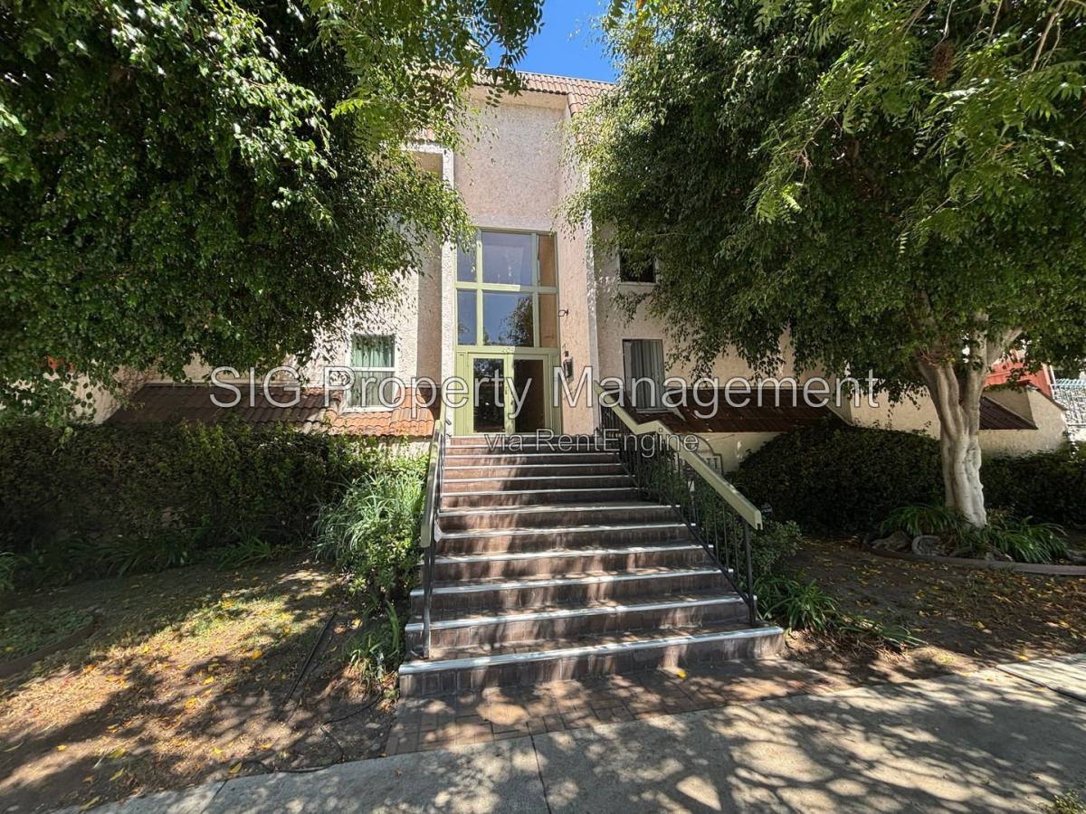 Apartment for rent at 409 Burchett St #104, Glendale, CA 91203