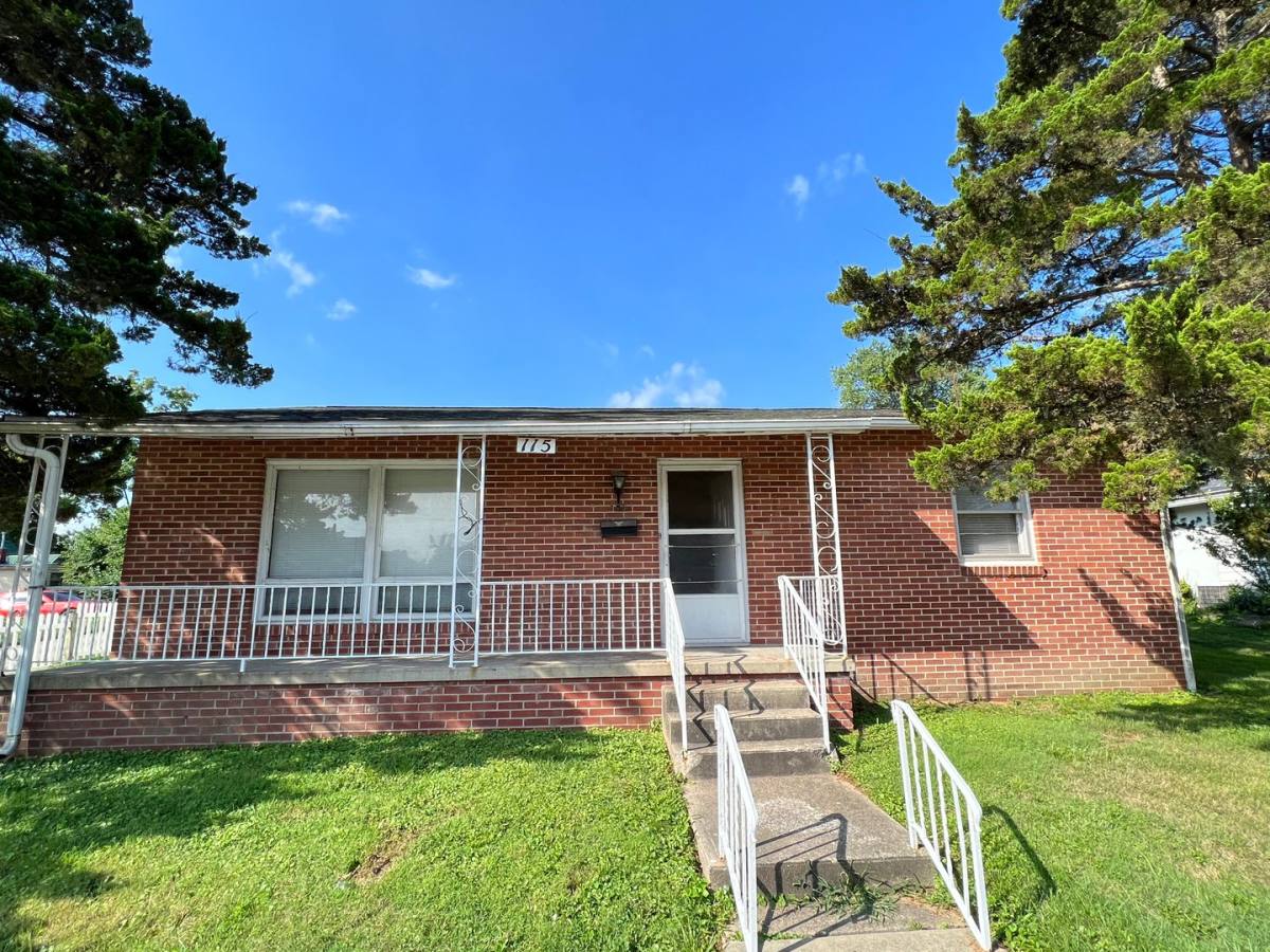 Apartment for rent at 115 W Temperance #3, Ellettsville, IN 47429