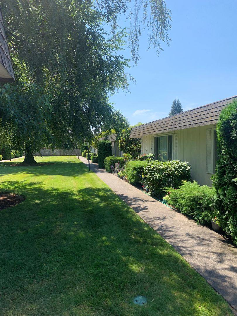 Apartment for rent at 1218 W Main, Puyallup, WA 98371