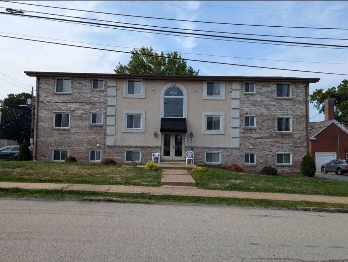 Apartment for rent at 5 Grant St, Greensburg, PA 15601