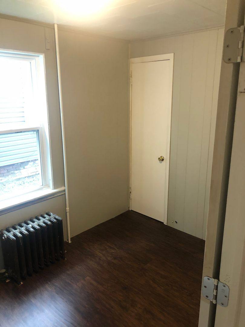 Apartment for rent at 551 W Washington St, Frankfort, IN 46041