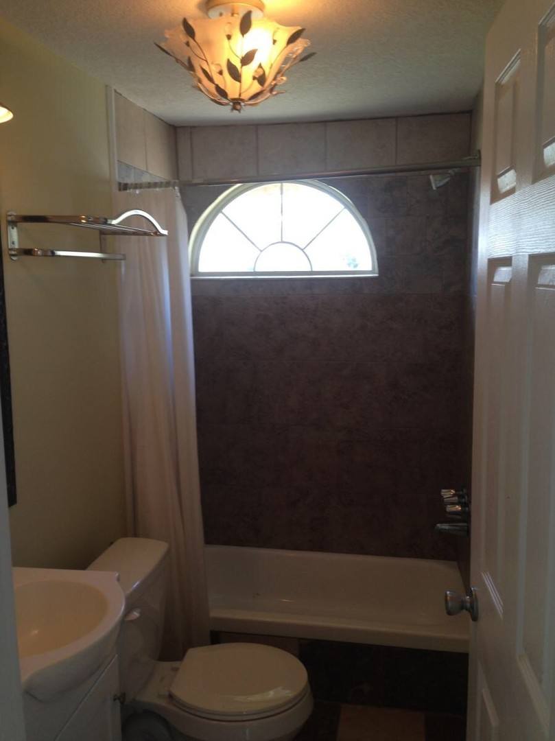 House for rent at 214 W Charlton St, Glennville, GA 30427