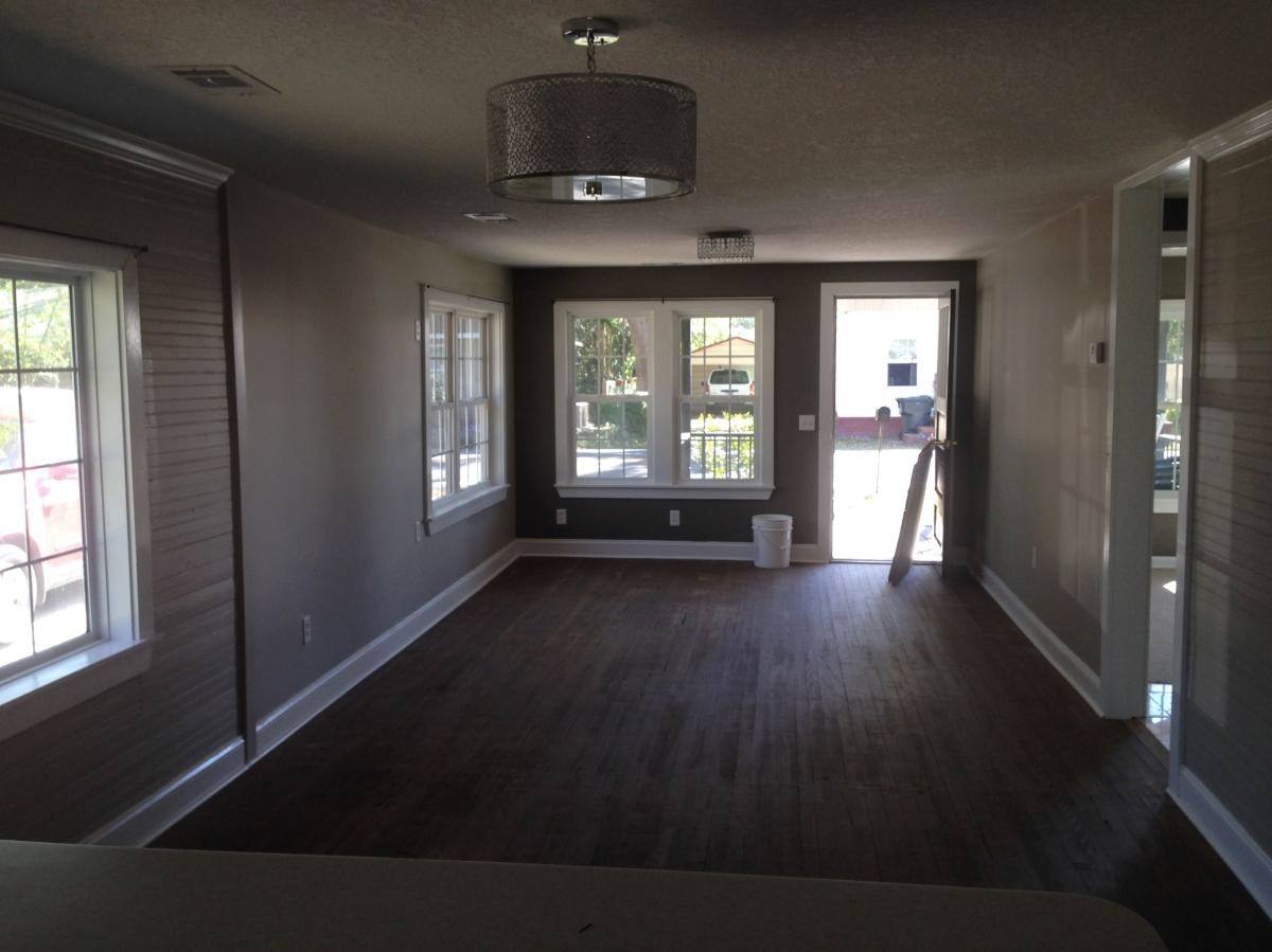 House for rent at 214 W Charlton St, Glennville, GA 30427
