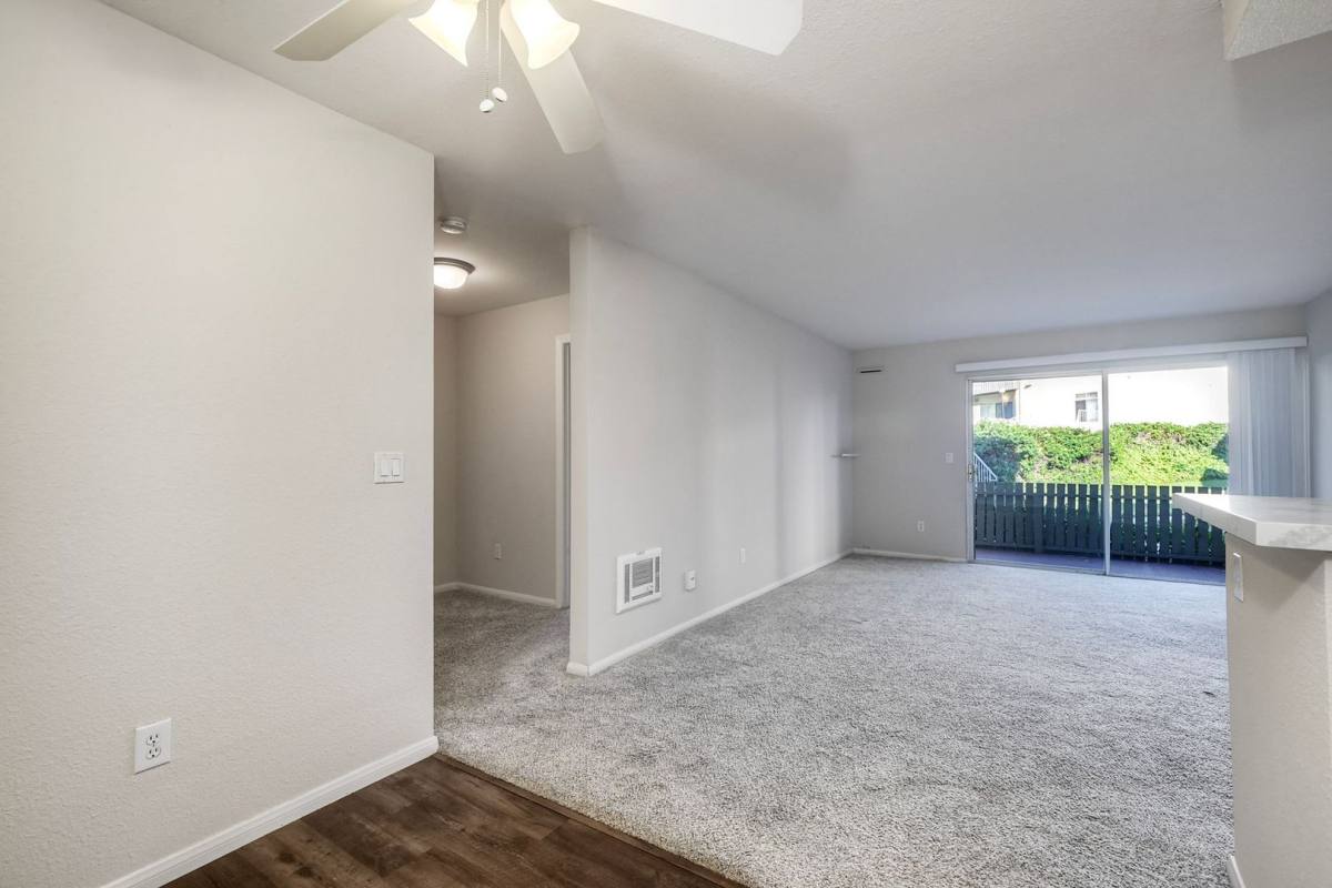432 Edgehill Lane #193, Oceanside, CA 92054 - House for Rent - Image 10