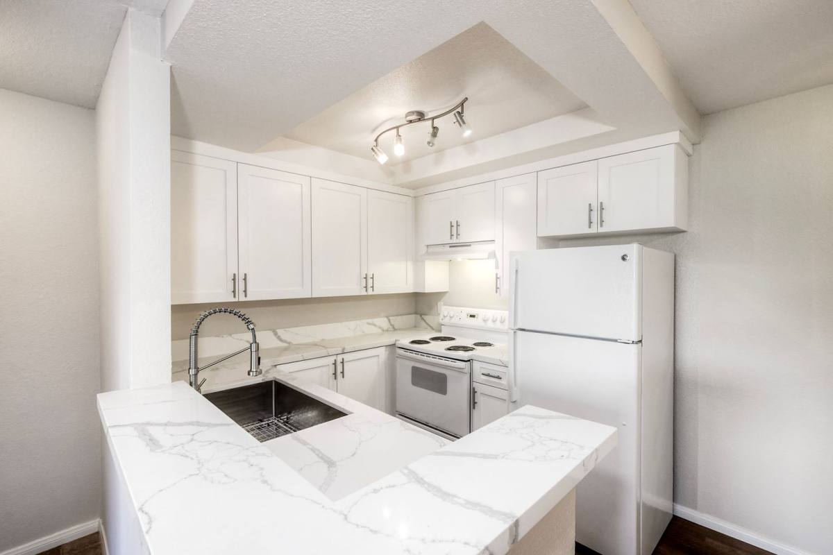 432 Edgehill Lane #193, Oceanside, CA 92054 - House for Rent - Image 5
