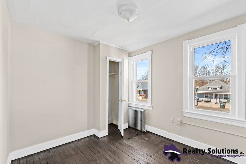 Apartment for rent at 417 N Delaware St #3, Paulsboro, NJ 08066