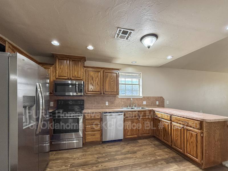 House for rent at 2521 Ridgewood Dr, Oklahoma City, OK 73160