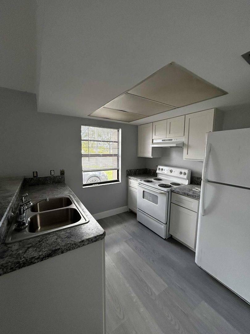 2829 Santa Barbara Blvd, Cape Coral, FL 33914 - Apartment for Rent - Image 6