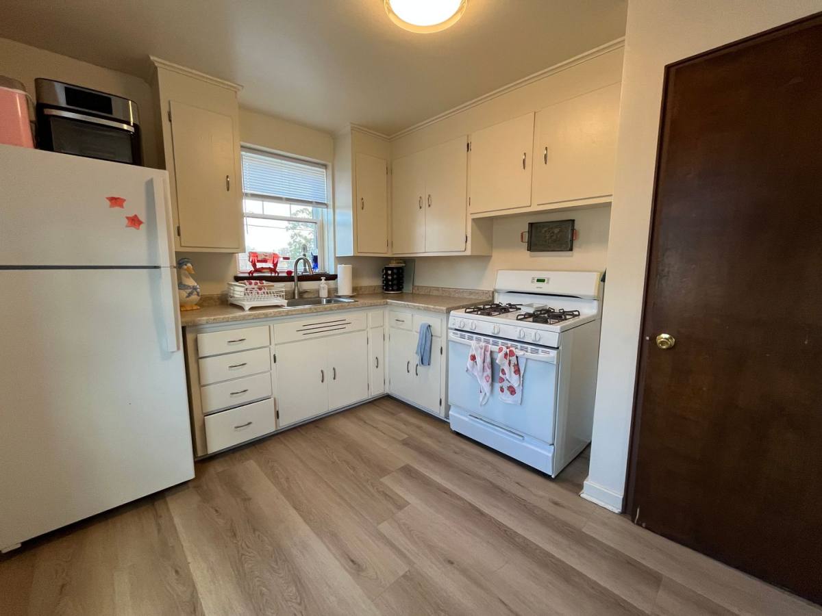 7726 W Becher St, Milwaukee, WI 53219 - Apartment for Rent - Image 9