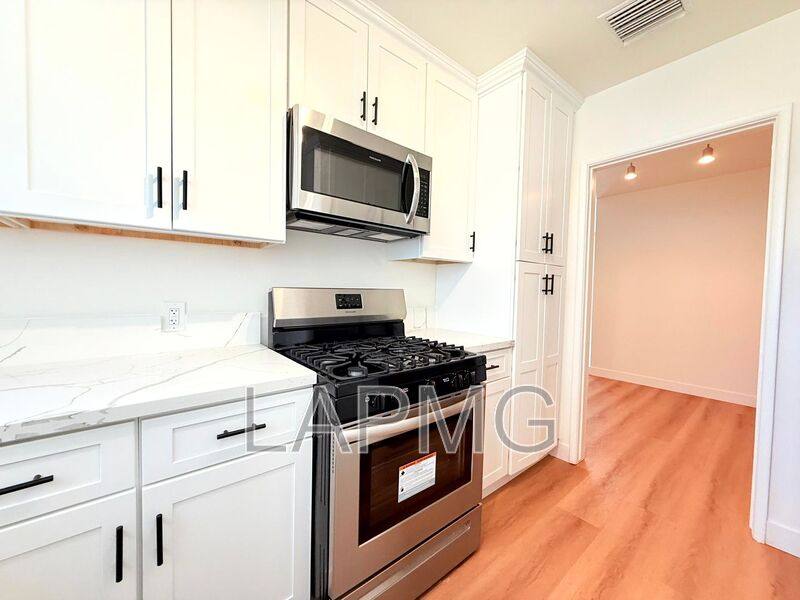 House for rent at 3936 Kentucky Dr #3938 1 2, Los Angeles, CA 90068