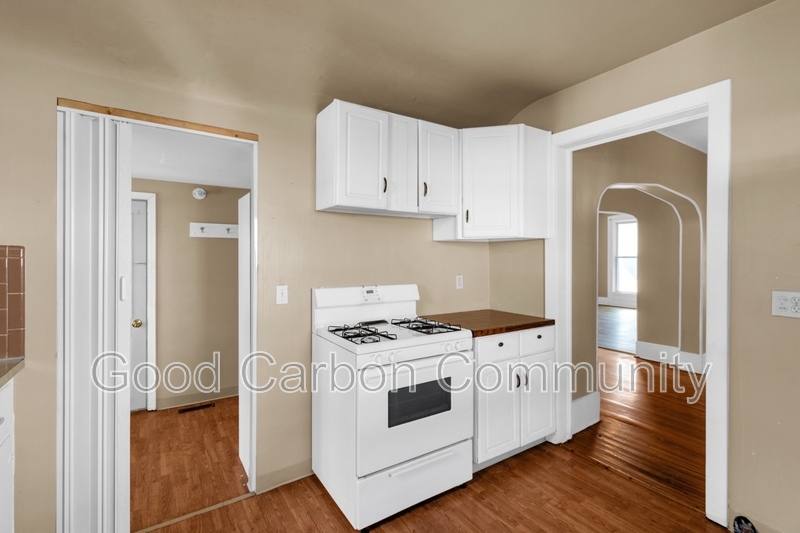 Apartment for rent at 189 W Ave #1, Lockport, NY 14094