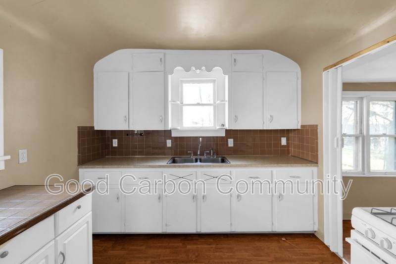 Apartment for rent at 189 W Ave #1, Lockport, NY 14094