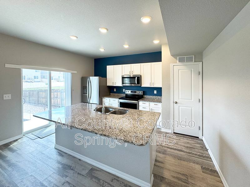 5975 Mumford Dr, Colorado Springs, CO 80925 - House for Rent - Image 9