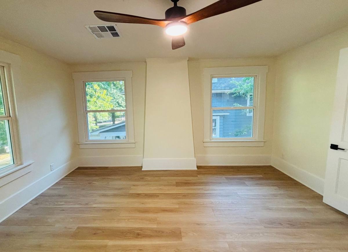 Townhouse for rent at 119 S Belmont St, Wichita, KS 67218