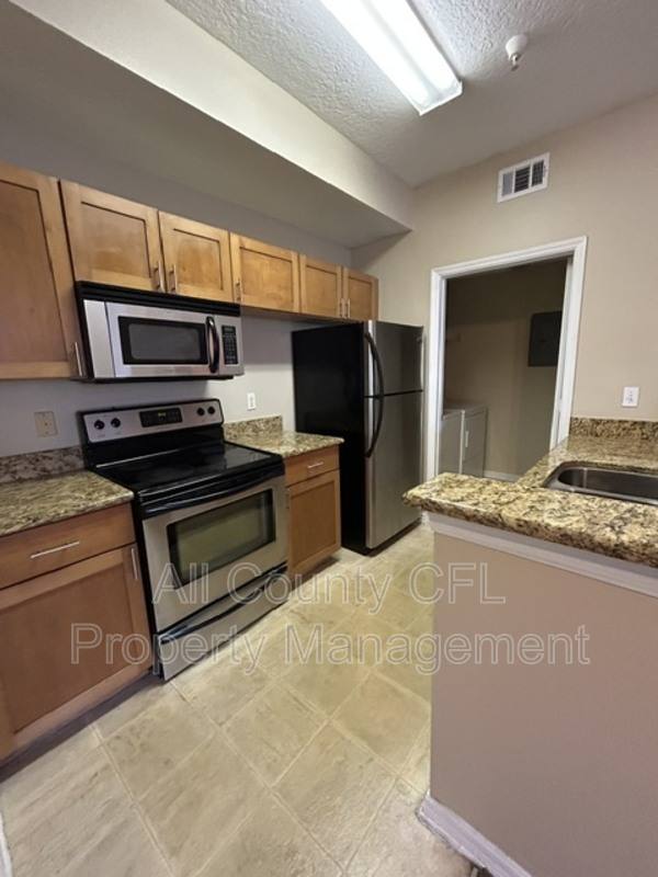 5500 Metrowest Blvd #14-108, Orlando, FL 32811 - Condo for Rent - Image 3