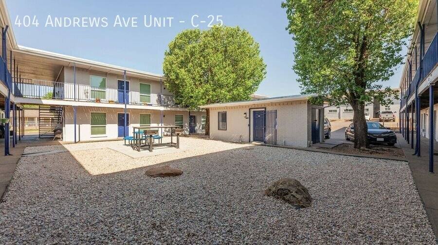 Apartment for rent at 404 Andrews Ave, Dallas, TX 75211