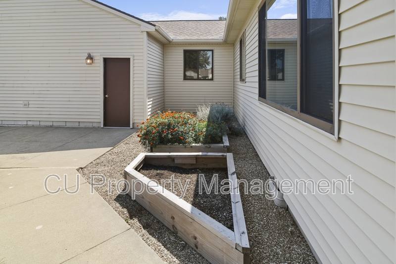Condo for rent at 2409 Heritage Dr #1, Champaign, IL 61822