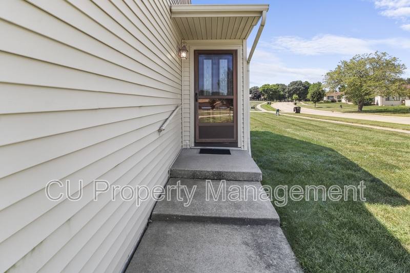 Condo for rent at 2409 Heritage Dr #1, Champaign, IL 61822