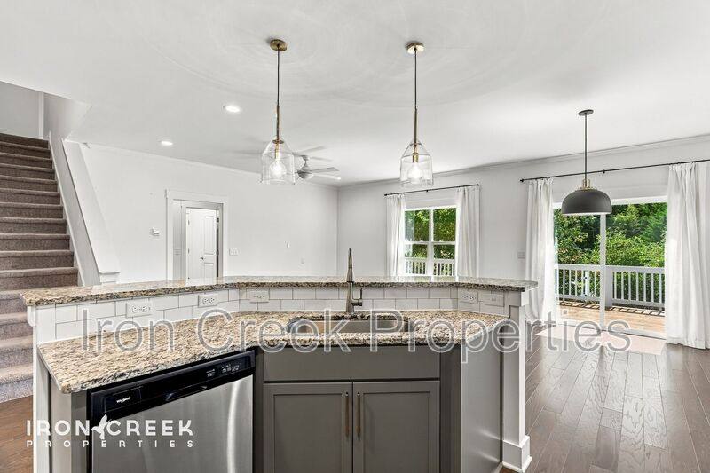 House for rent at 17 Woodbridge Park Dr, Asheville, NC 28803