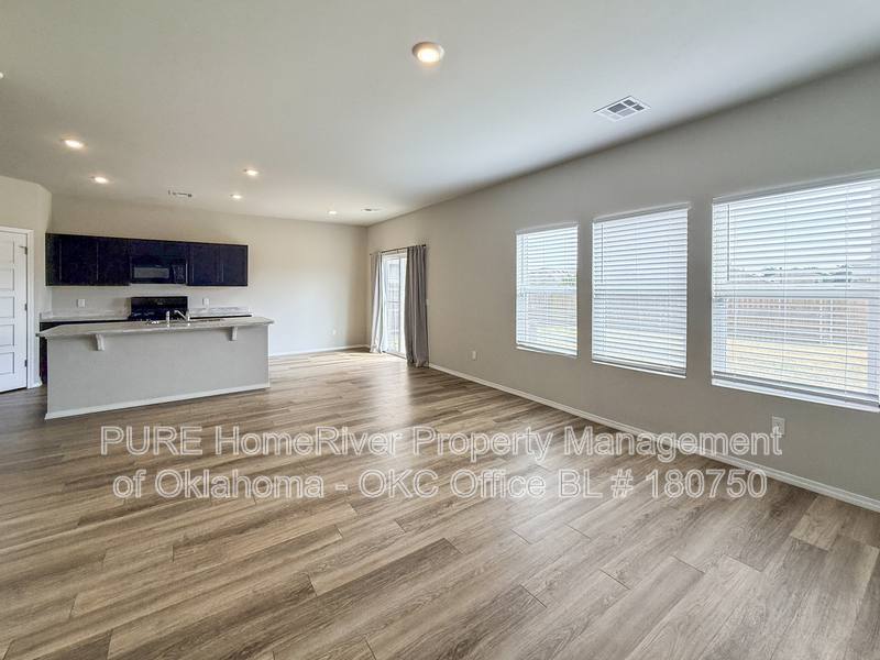 10332 NW 18th St, Oklahoma City, OK 73127 - House for Rent - Image 6