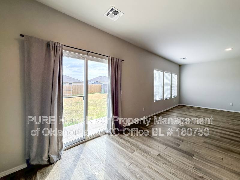 10332 NW 18th St, Oklahoma City, OK 73127 - House for Rent - Image 9
