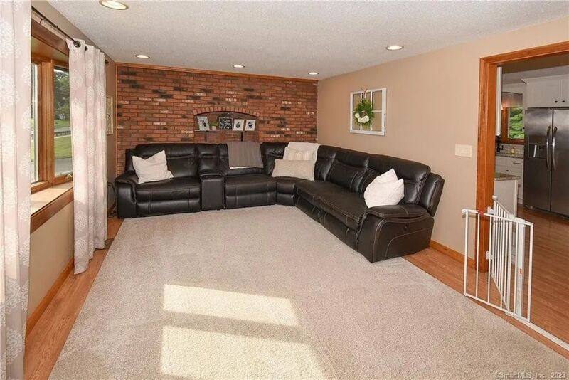 House for rent at 281 Abbe Rd, Enfield, CT 06082