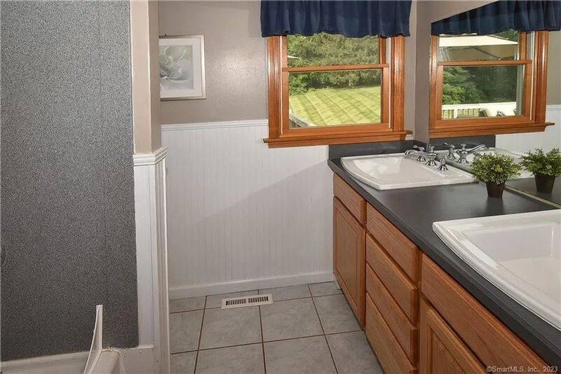 House for rent at 281 Abbe Rd, Enfield, CT 06082